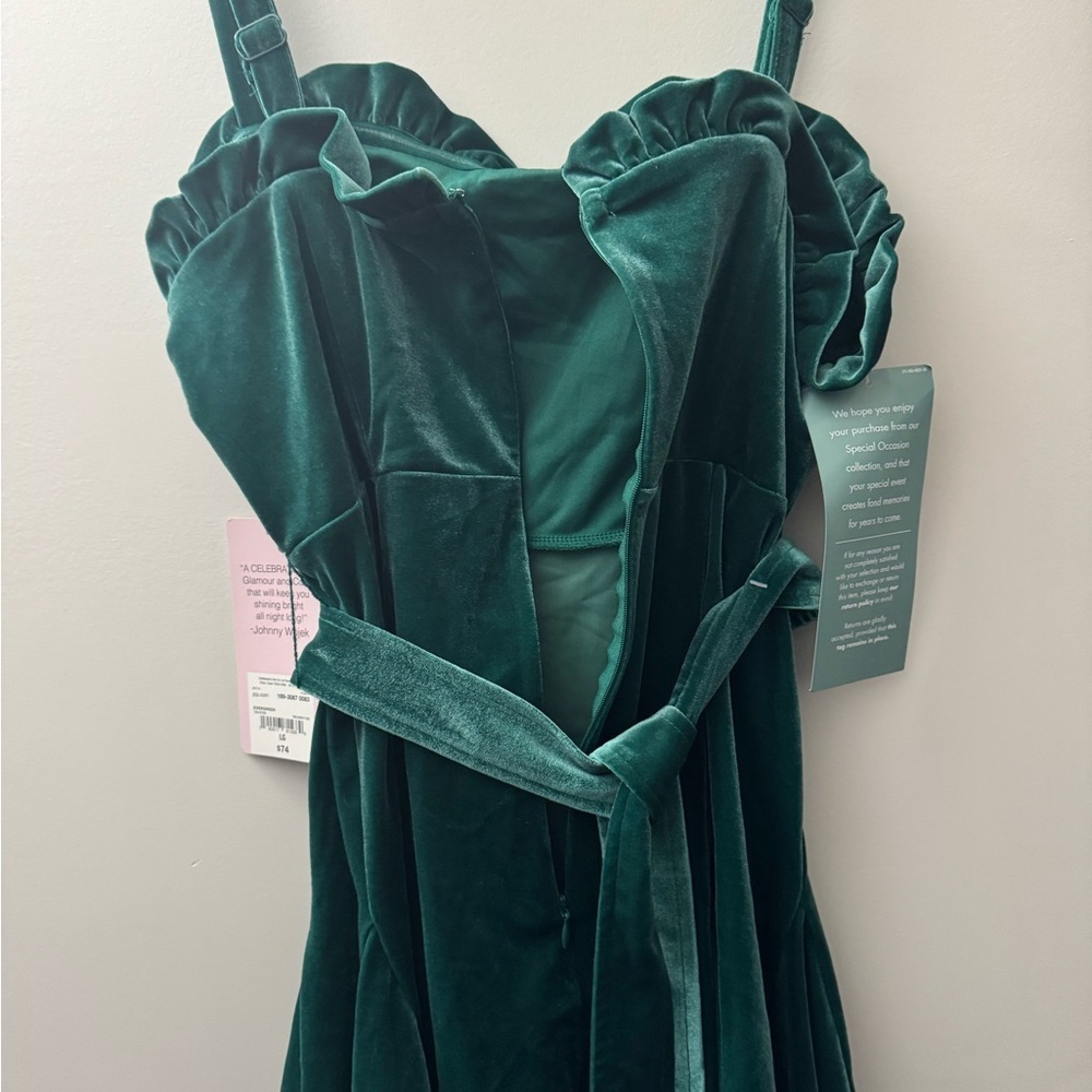 Green Velvet Dress with Star Belt - Picture 9 of 10